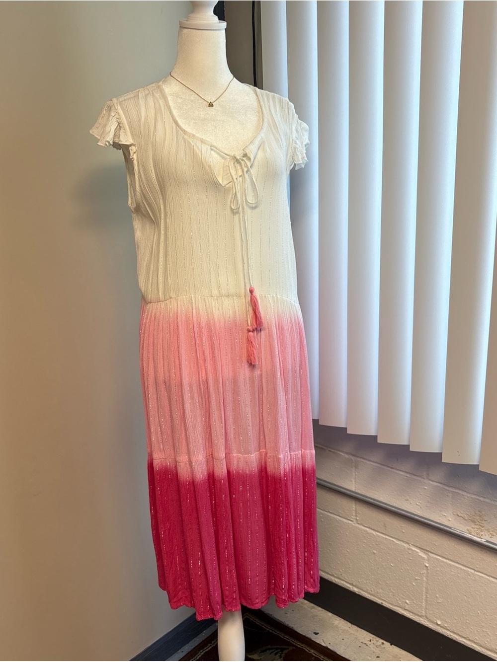 NWT Charlie Paige white to Pink Ombre Tiered Knit Dress with Tassel Tie Sz M